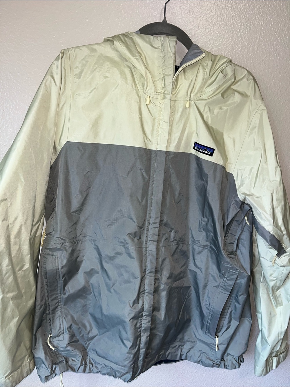 Patagonia torrentshell women’s Xl